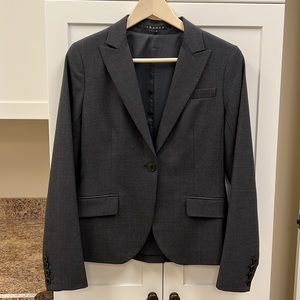 Theory gray wool suit in great condition small